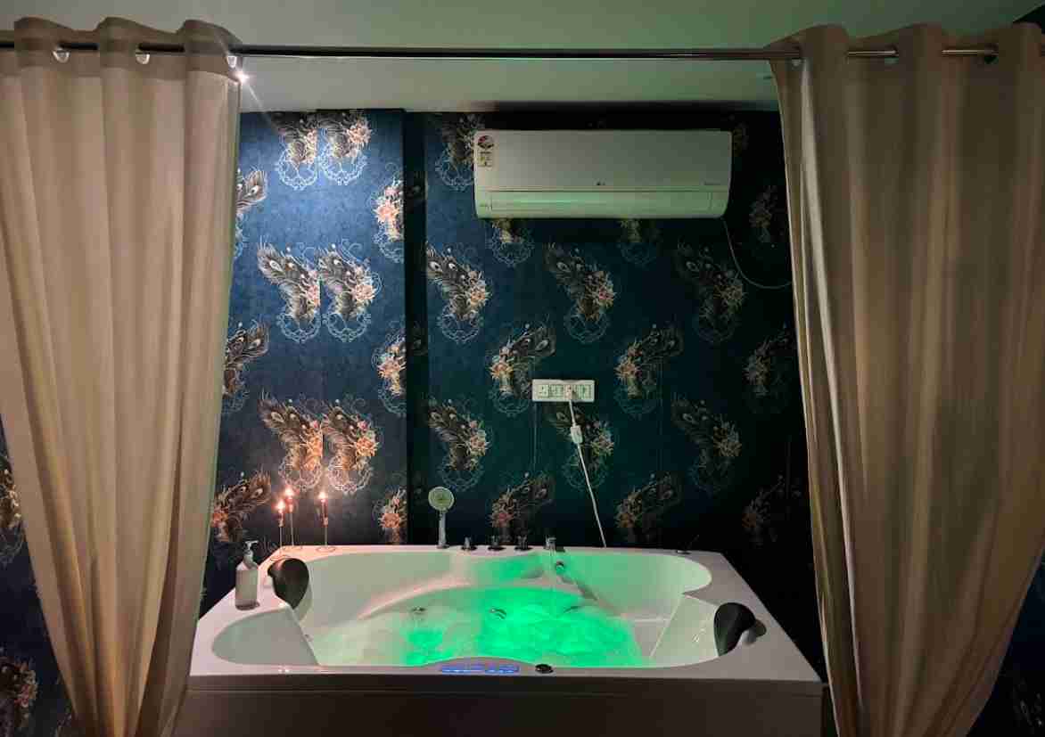 Get Luxury Spa Experience in Gajuwaka area. Premium service available.